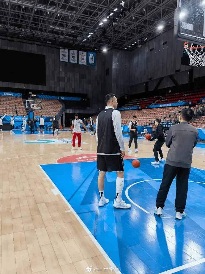 海洋之神590线路检测中心-媒体人谈北京男篮队内伤病情况：翟晓川也拉伤了