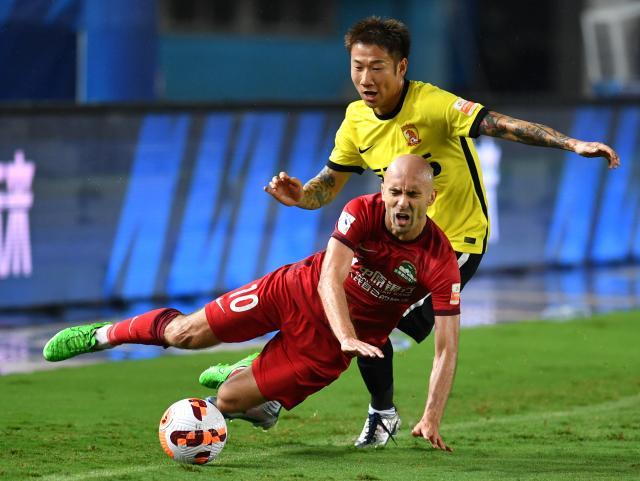 海洋之神590线路检测中心-荣昊回归广州队首秀献助攻 多面手传递积极信号